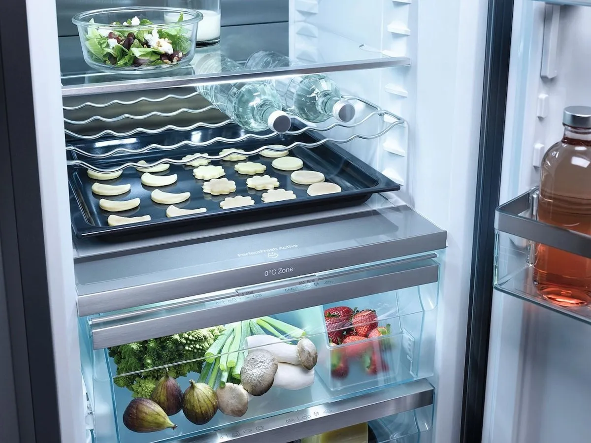 Miele KFN4795DD 372 Litre Freestanding Fridge-Freezer with DailyFresh and NoFrost - BlackSteel Door